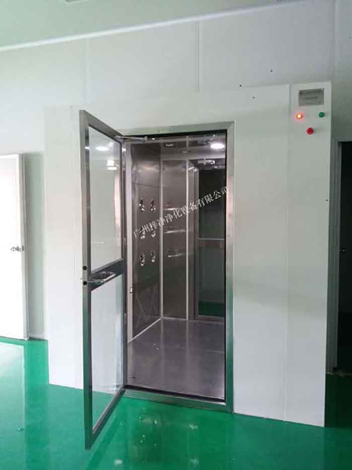 風淋室安裝現(xiàn)場實拍圖